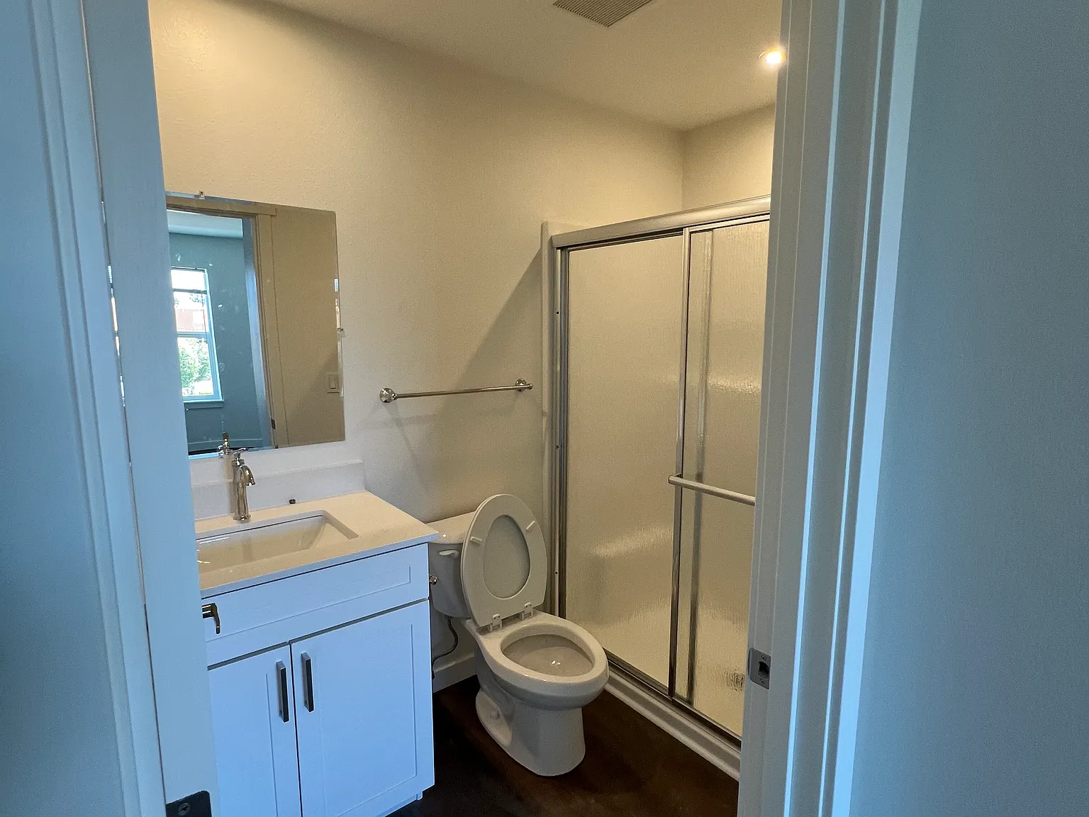2 bed, 900 sqft, $1,895 — Photo 3