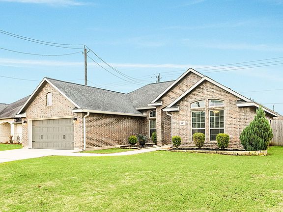 2nd image of 113 Cinnamon Ln