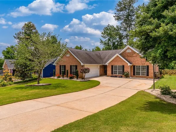 5917 Williamsport Dr, Flowery Branch, GA 30542