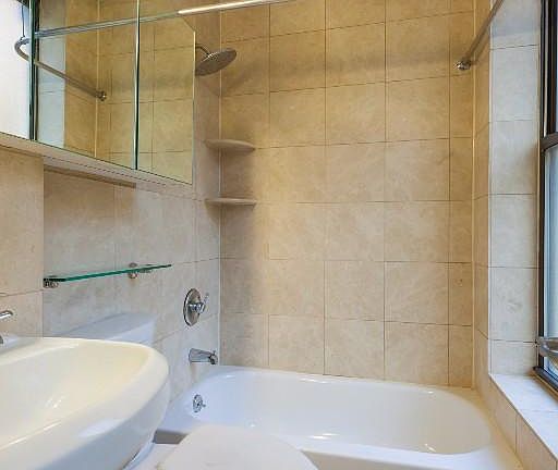 3rd image of 250 E 50th St APT 1A