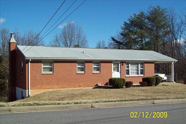 1st image of 141 Lovelace Dr