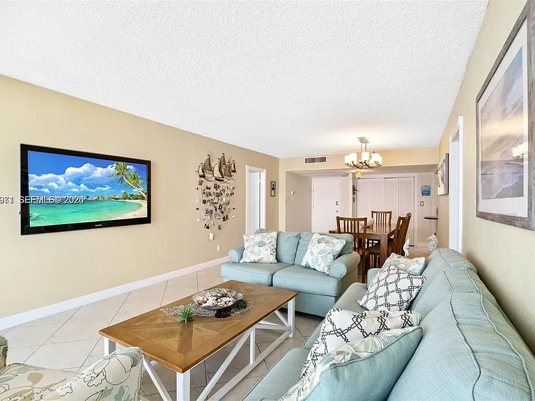 5401 Collins Ave #807 — Photo 9