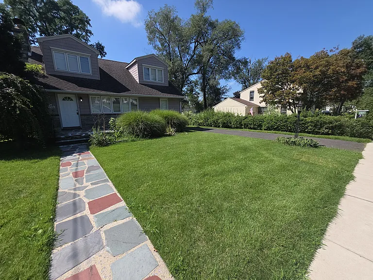 316 Hutchinson Ave — Photo 3