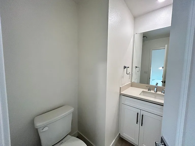 11753 Florence Ave — Photo 13
