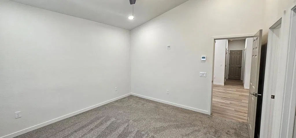 725 W 6th S St, Unit 204 — Photo 2