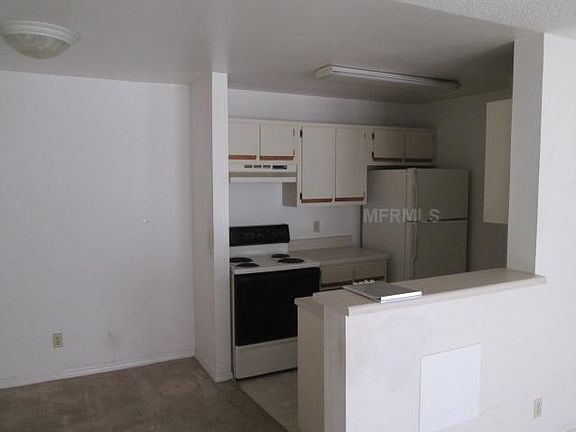 3rd image of 5992 Westgate Dr APT 201