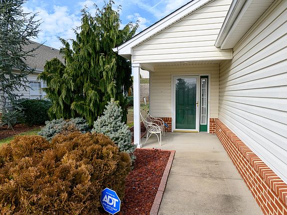 2nd image of 1606 White Pine Ln