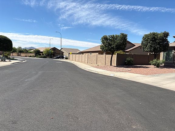 4th image of 118 N 108th Dr