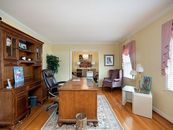 5th image of 708 Fairway Ln