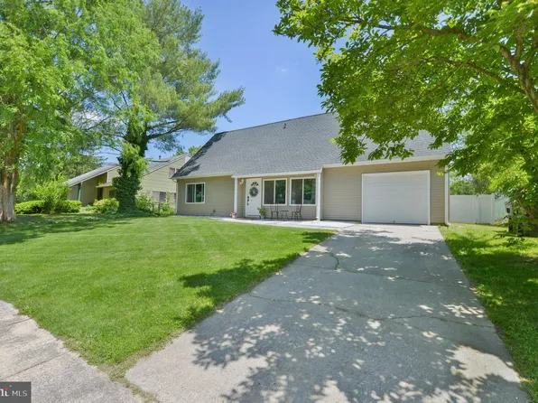 37 Peoria Ln, Sicklerville, NJ 08081