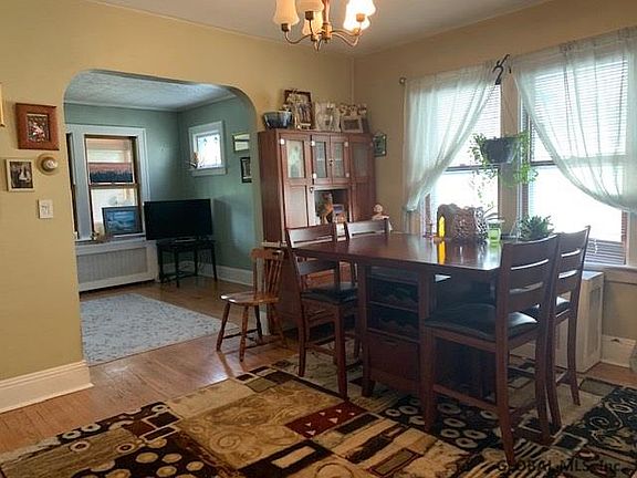 4th image of 71 Fleetwood Ave