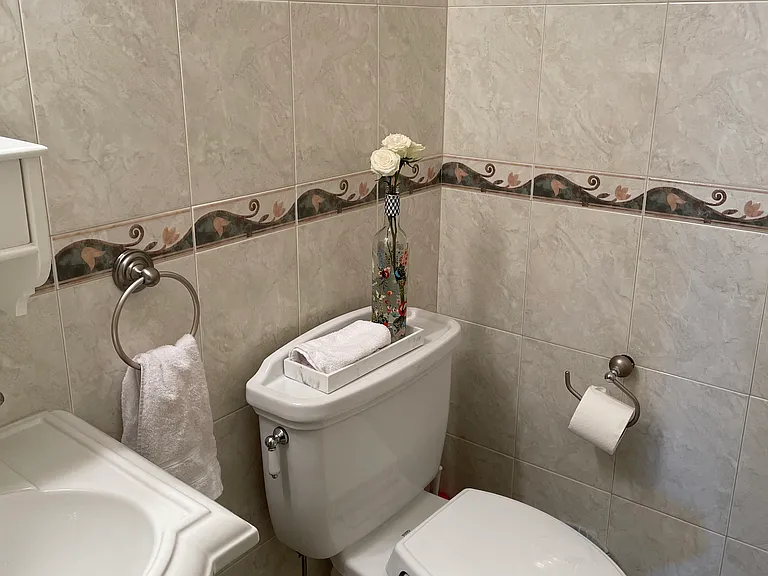 2 Claridge Dr #2 — Photo 10