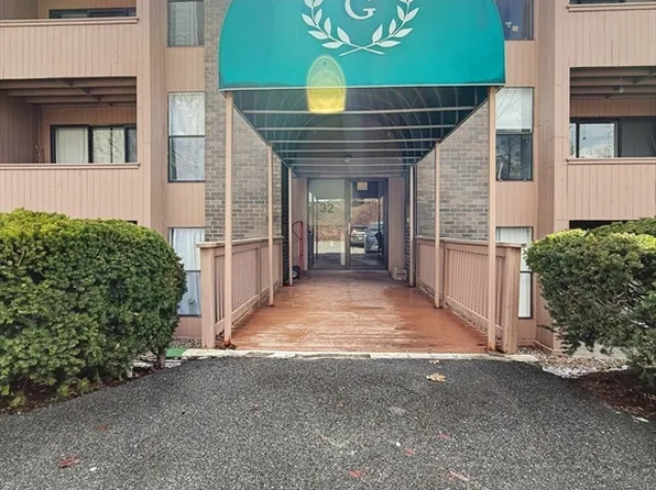 32 Shrewsbury Green Dr Unit F, Shrewsbury, MA 01545