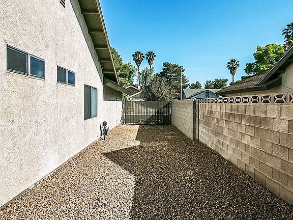 2nd image of 3126 Blossom Glen Dr