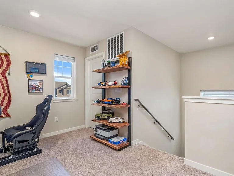 276 Swallow Rd — Photo 13