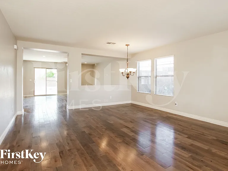 3006 W Pollack St — Photo 5