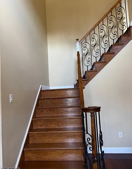 17 Aaron Ct — Photo 2