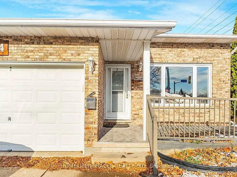 4 Eastwood Dr — Photo 3