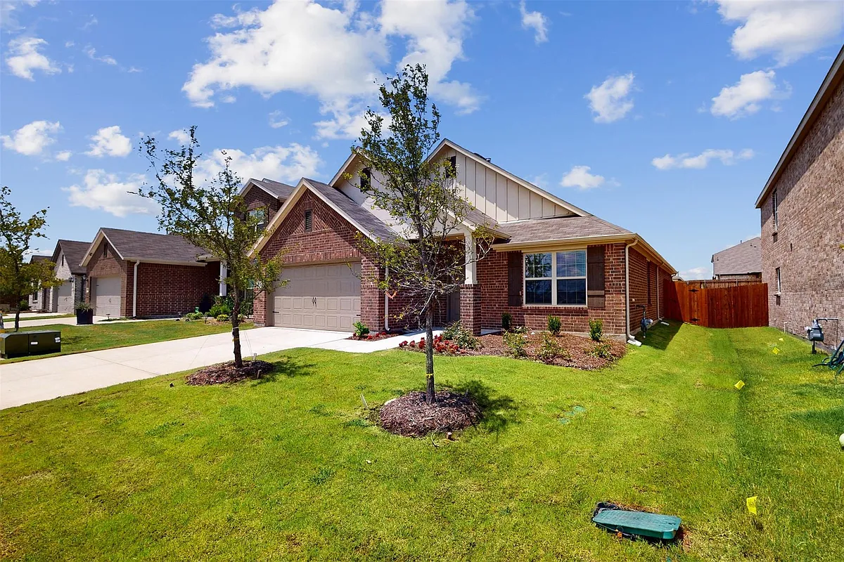 Building Photo - 1817 Grassland Dr