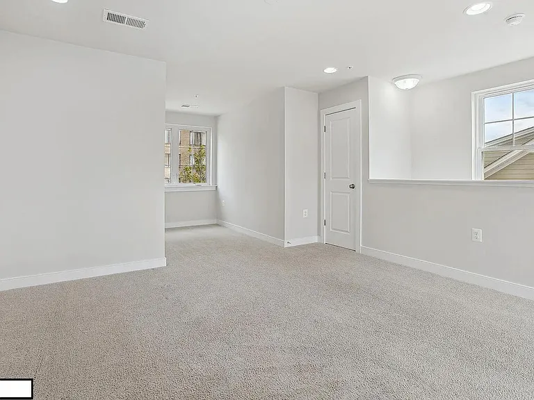 208 E Pennsylvania Ave — Photo 25