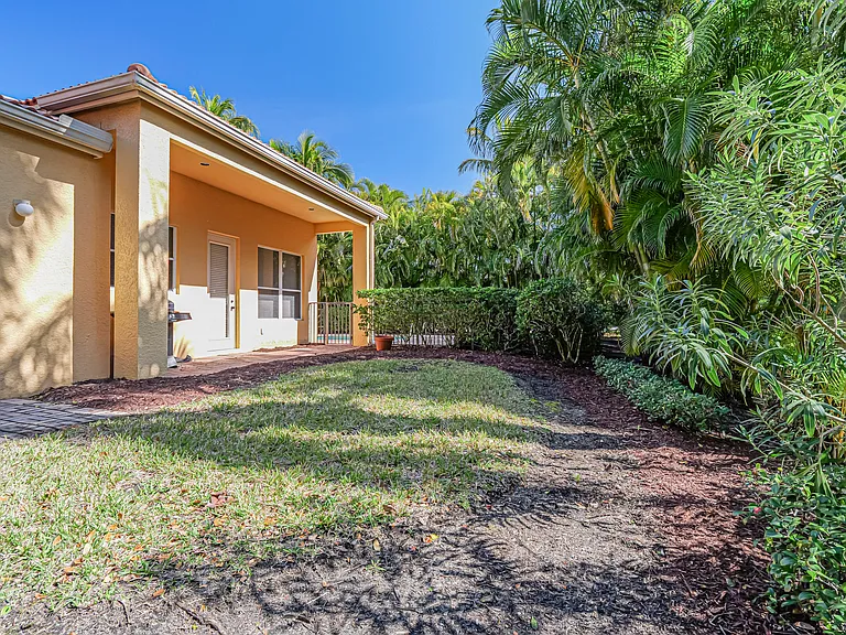 2135 S Maiden Ln — Photo 42