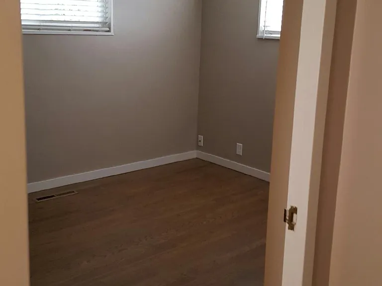 S Clarkson St — Photo 14