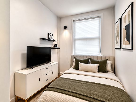 4th image of 395 Woodbine St APT 1R