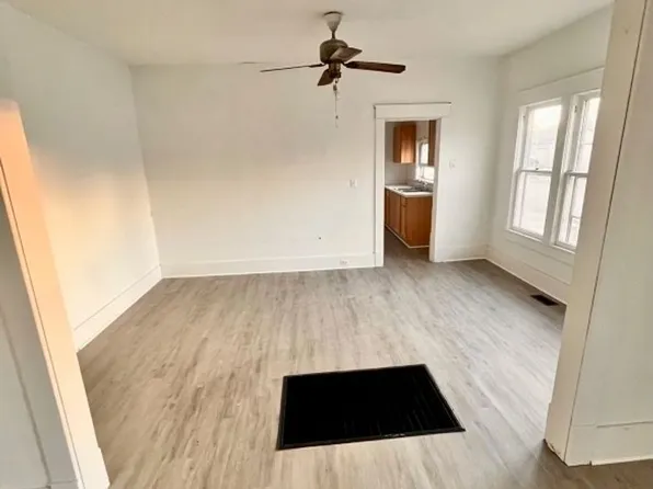 404 E Ashland St, Nevada, MO 64772