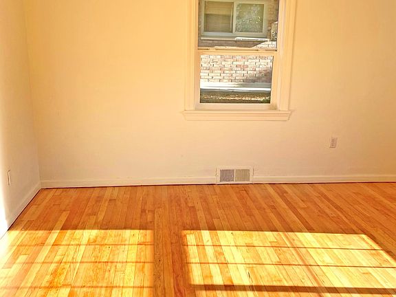 Studio has been freshly painted and fir floors have been refinished!