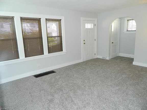 3rd image of 22000 Fuller Ave