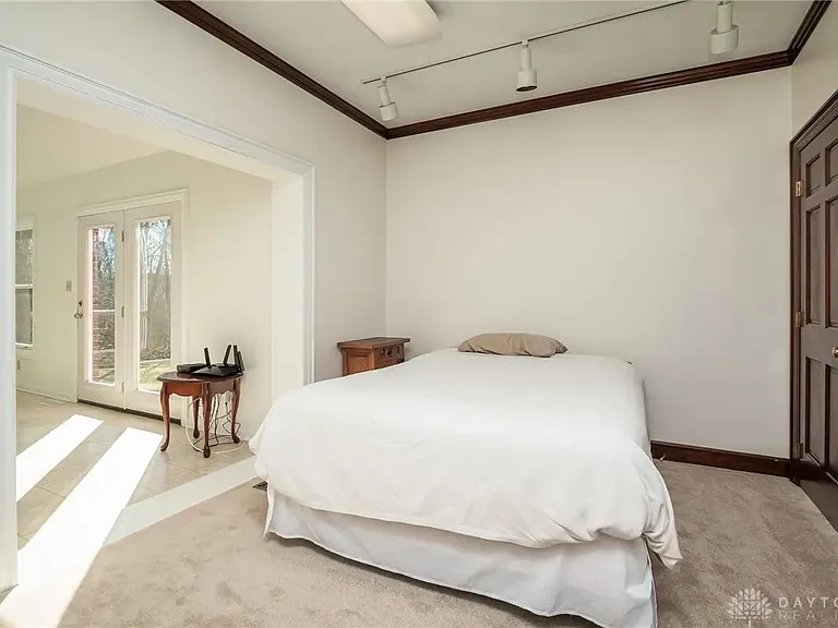 9548 Meadow Woods Ln — Photo 18