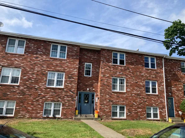 14 Saratoga Ave APT 6, Pawtucket, RI 02861