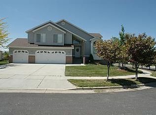 10026 S Lindsay Wood Ln, Sandy, UT 84092