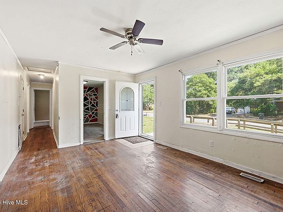 4th image of 101 Fairwood Lane