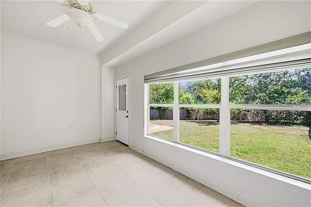 811 Decatur St — Photo 17