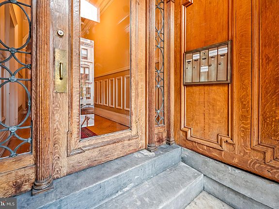 4th image of 1118 Saint Paul St #22