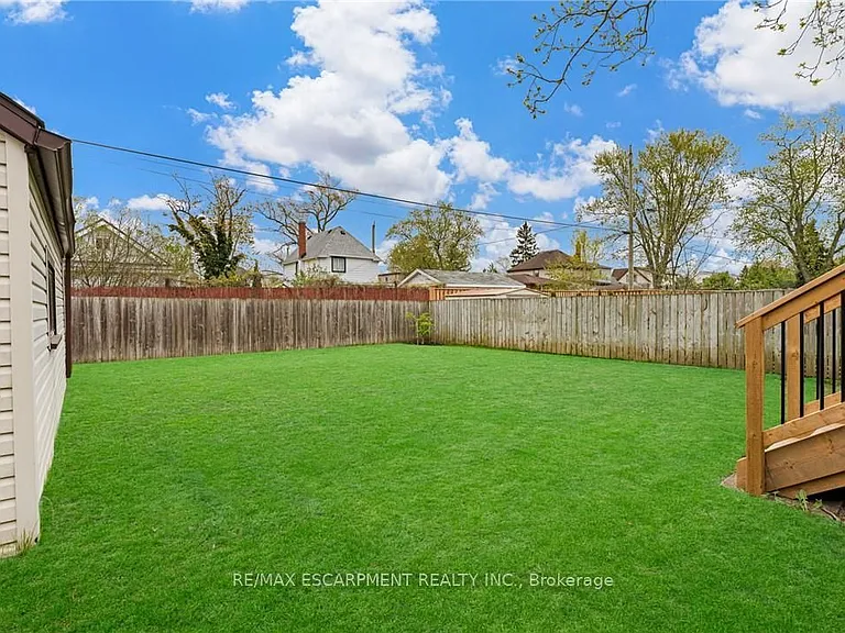 112 Oakland Ave — Photo 25