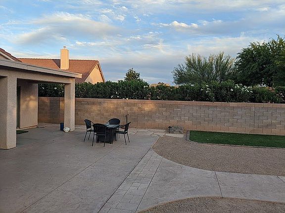5th image of 7538 S Dunbar Ct