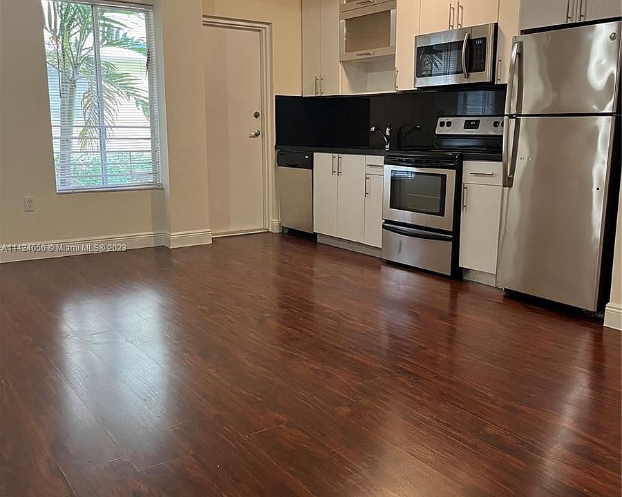 1st image of 2931 Sheridan Ave #4