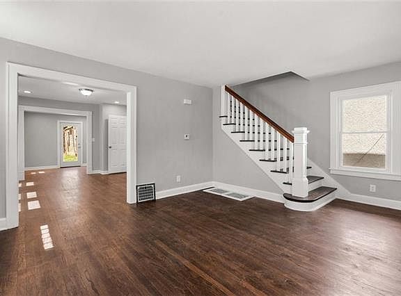 5th image of 4422 Fairmount St