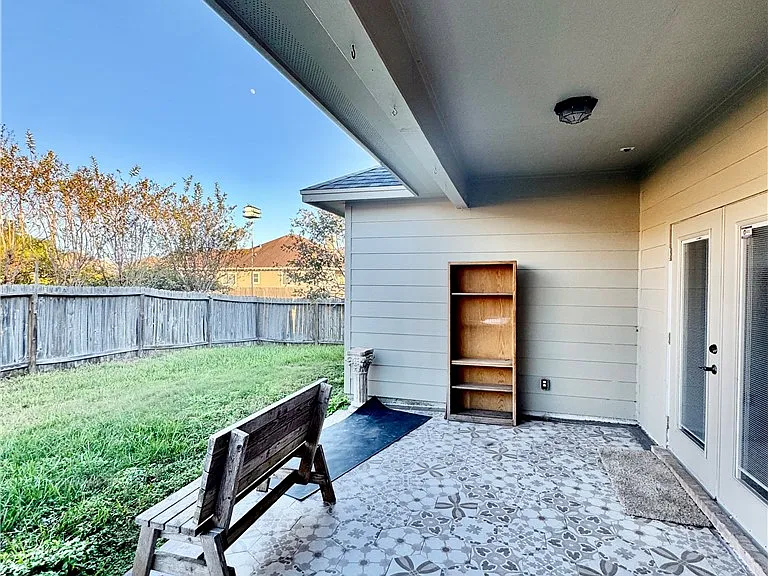 5722 Loire Blvd — Photo 27