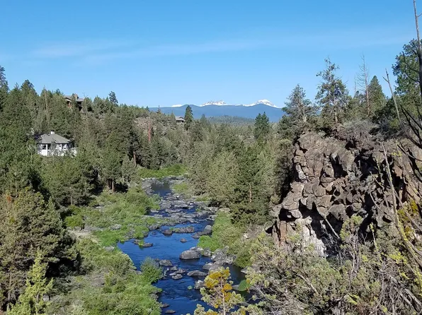 63287 Cherokee Ln, Bend, OR 97703