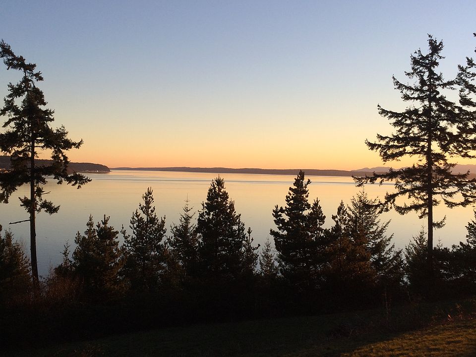 view S. to Saratoga Passage