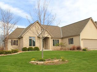 8216 S 43rd St, Franklin, WI 53132