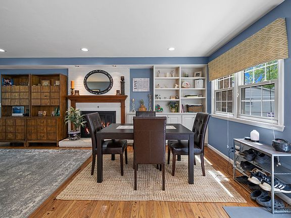 4th image of 4924 Twinbrook Ct