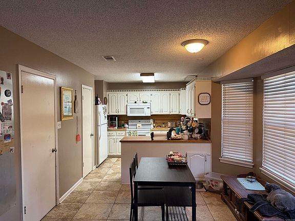 4th image of 16 Independence Ave