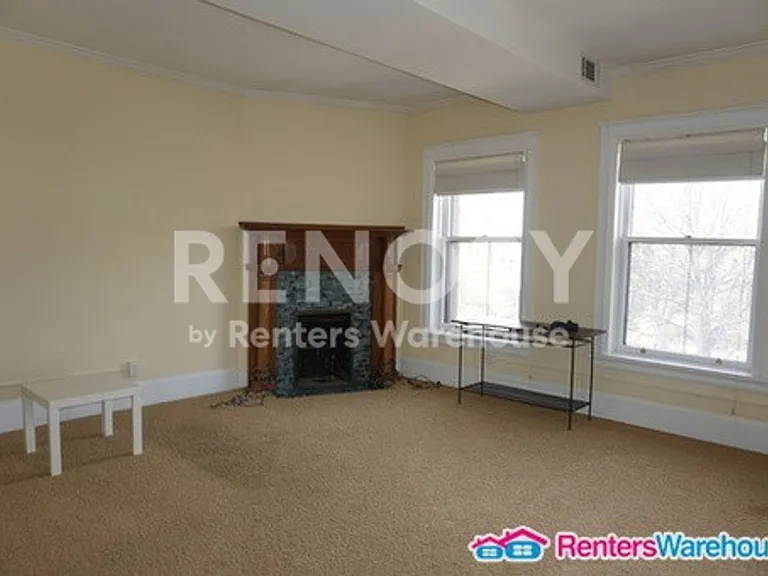 596 Summit Ave #2 — Photo 10