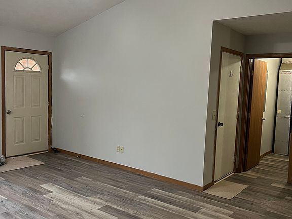 4th image of 10-12 Westhaven Dr