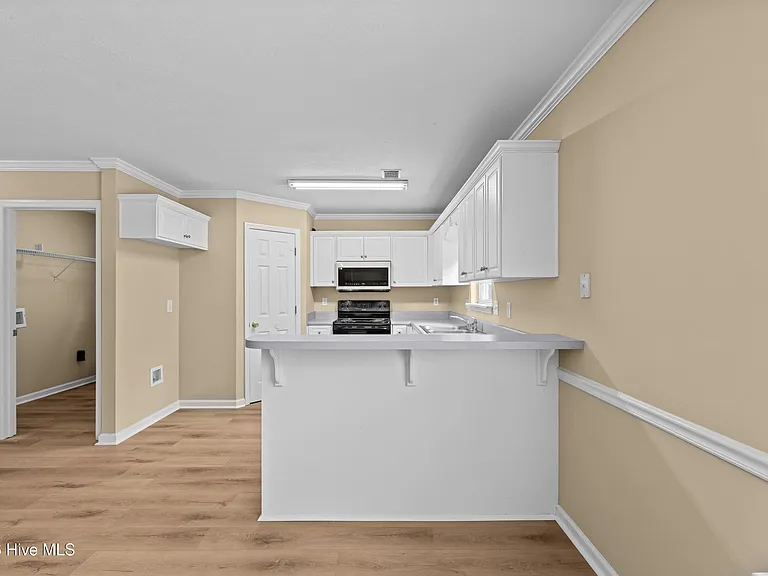 7598 Pleasantville Way — Photo 20