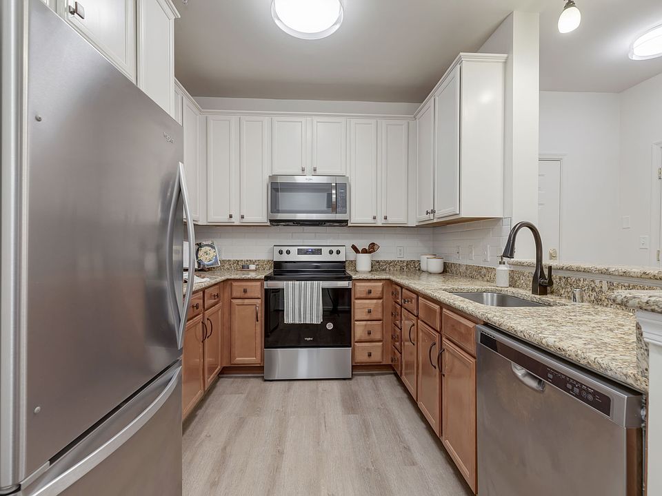 Evergreens at Columbia Town Center 10101 Governor Warfield Pkwy